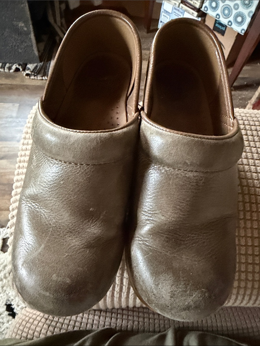 Dansko clogs 36 putty